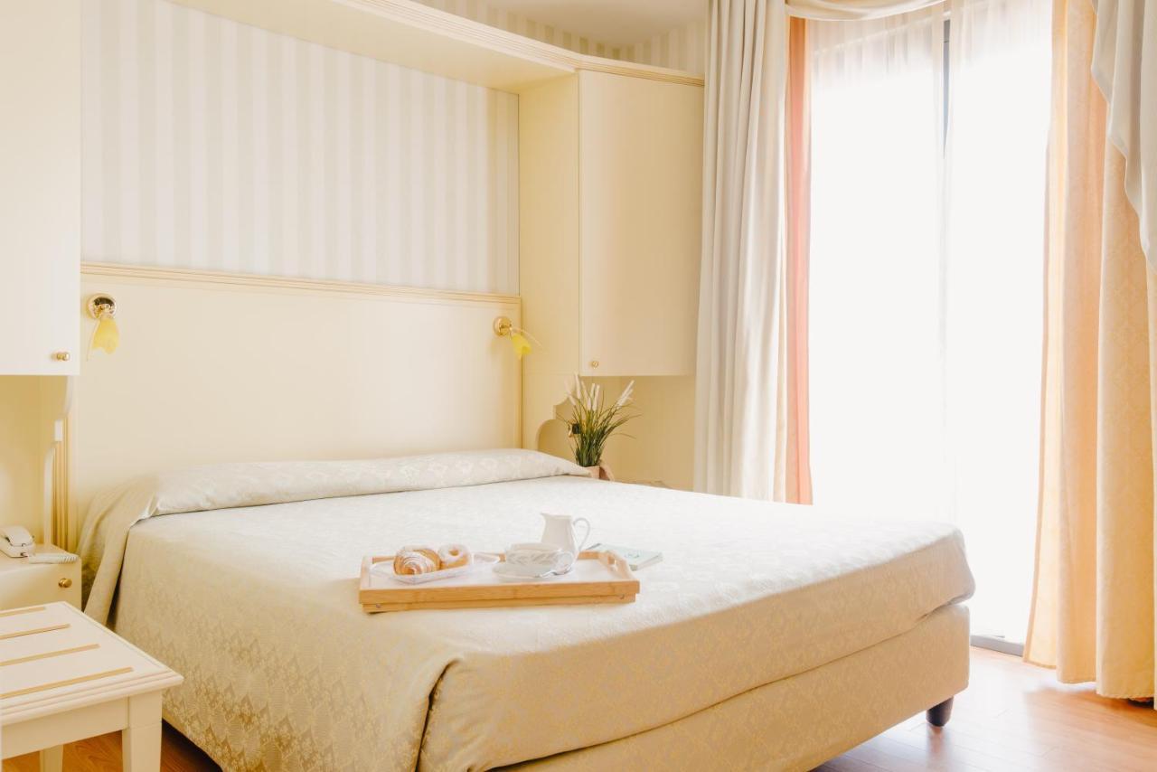 Hotel Liberty Roseto Degli Abruzzi Buitenkant foto