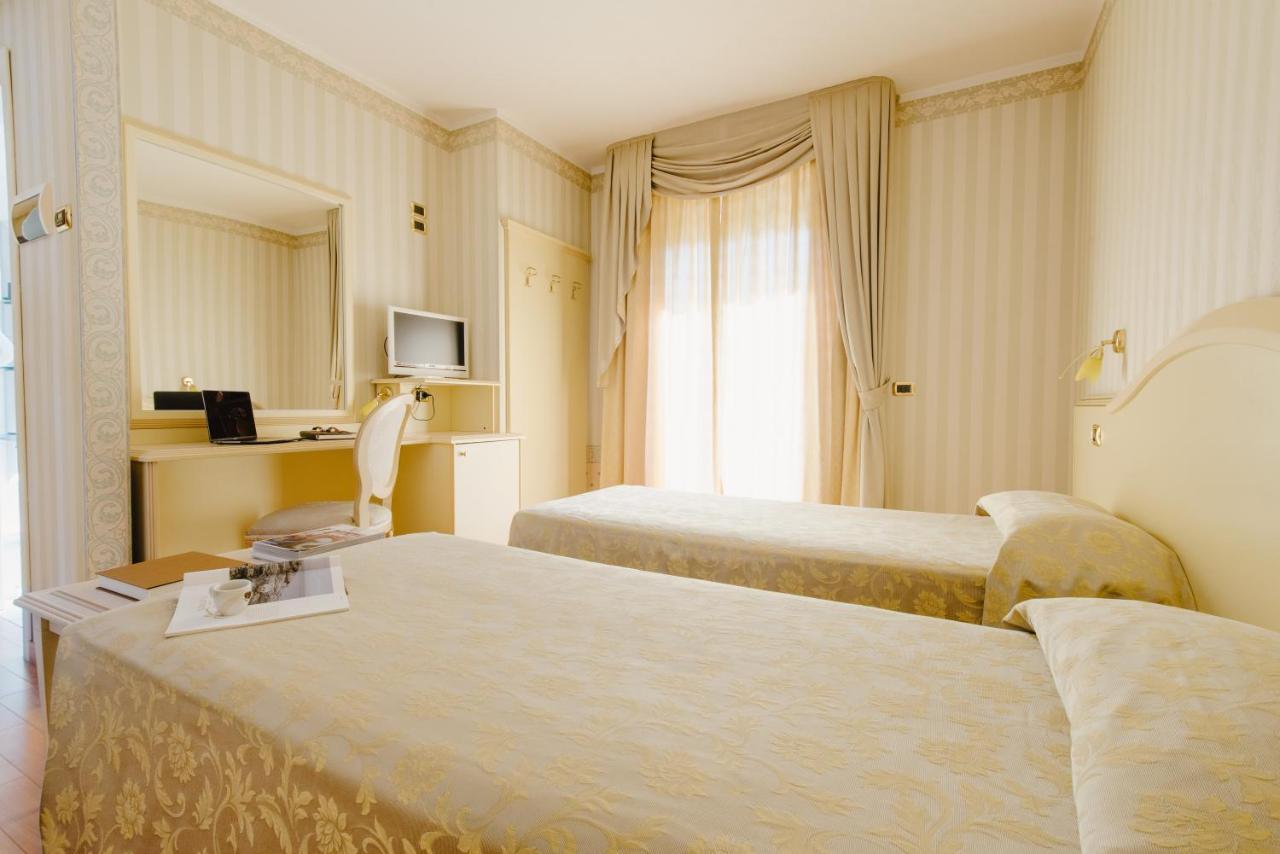Hotel Liberty Roseto Degli Abruzzi Buitenkant foto